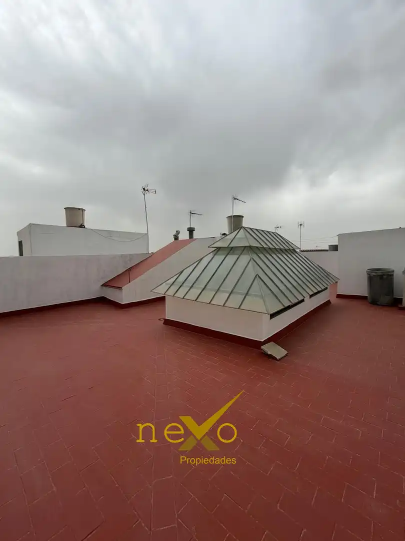 Vista exterior de Casa o chalet en venta en Carmona con Balcón