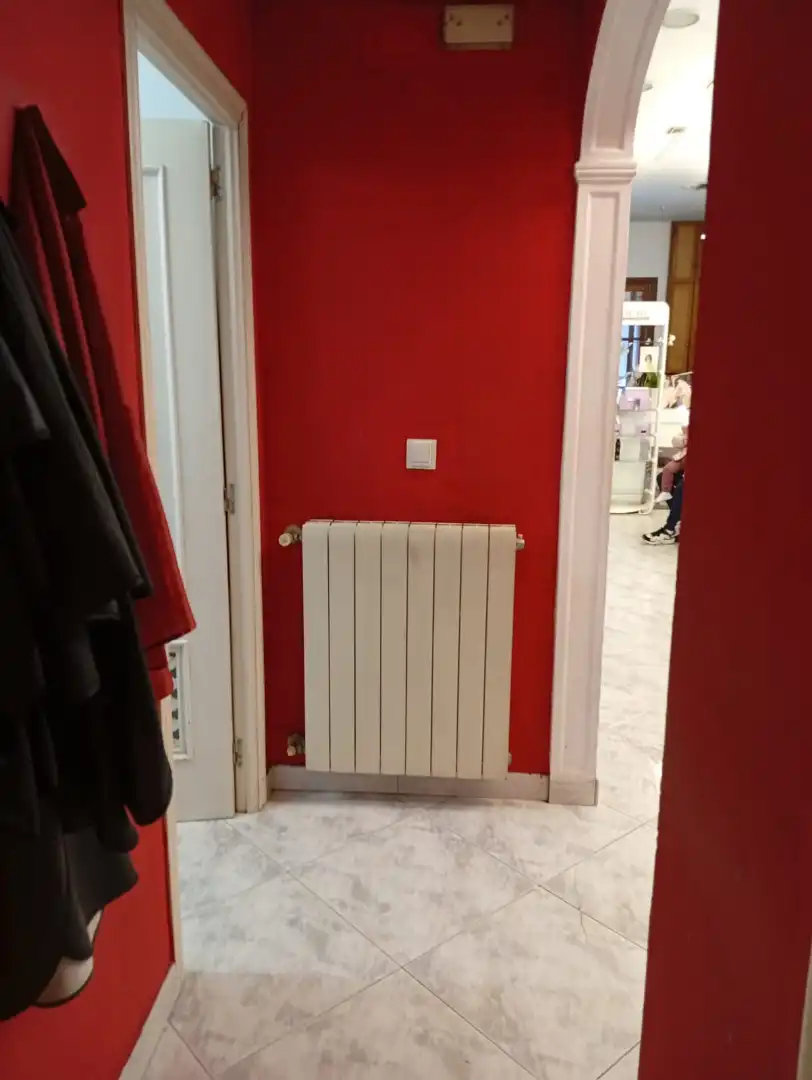 Local en venda en Gijón  amb Calefacció i Moblat