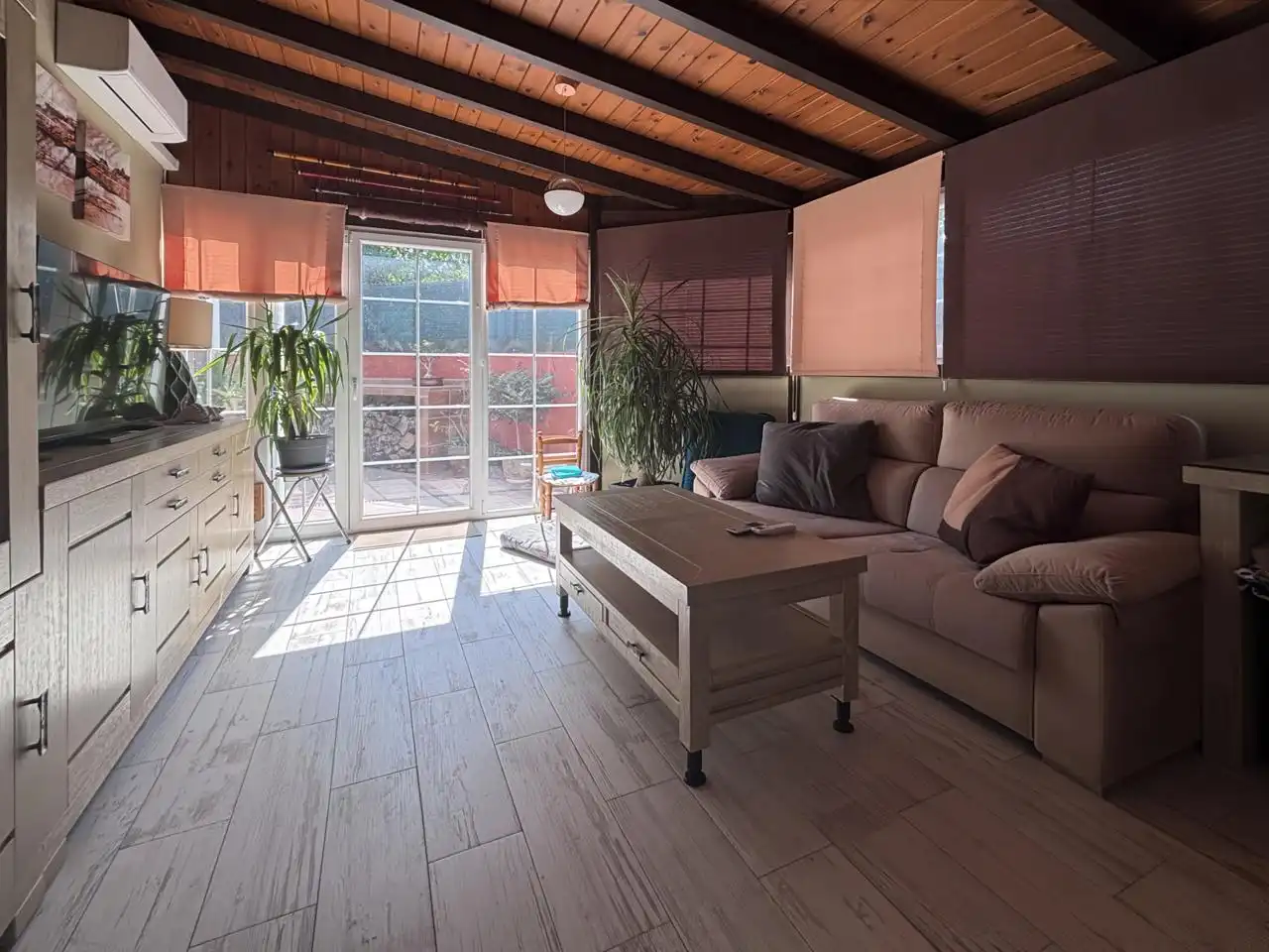 Sala d'estar de Casa adosada en venda en Moralzarzal amb Aire condicionat, Calefacció i Jardí privat