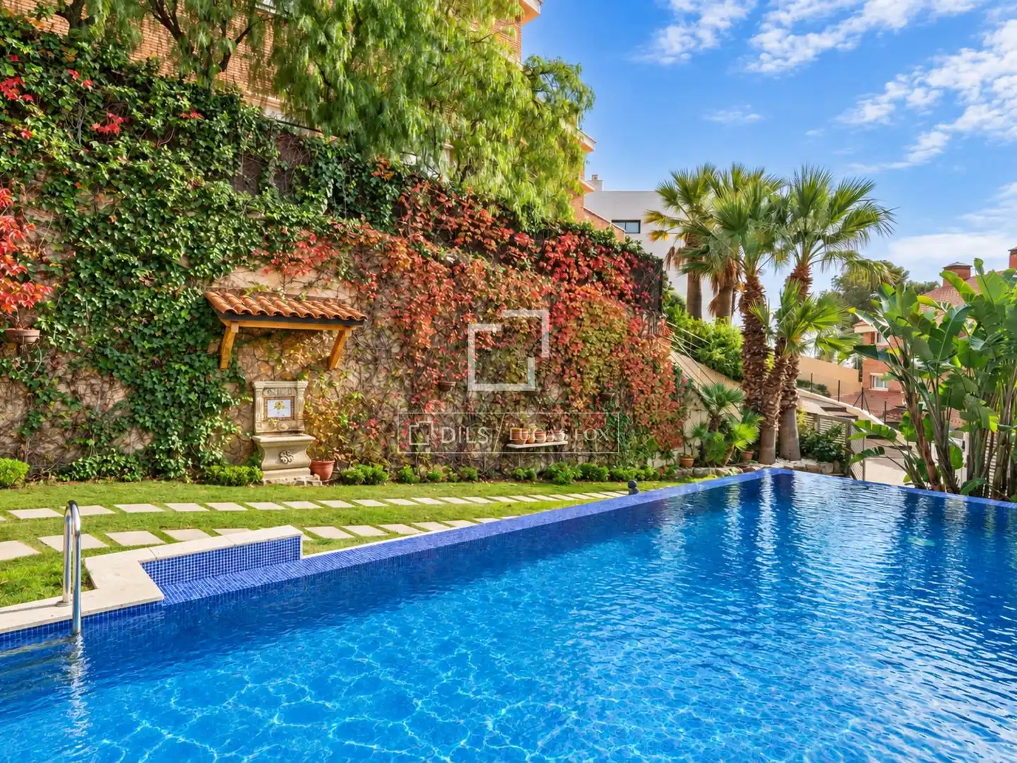 Swimming pool of Houses for rent in Castelldefels  with Air Conditioner, Heating and Private garden