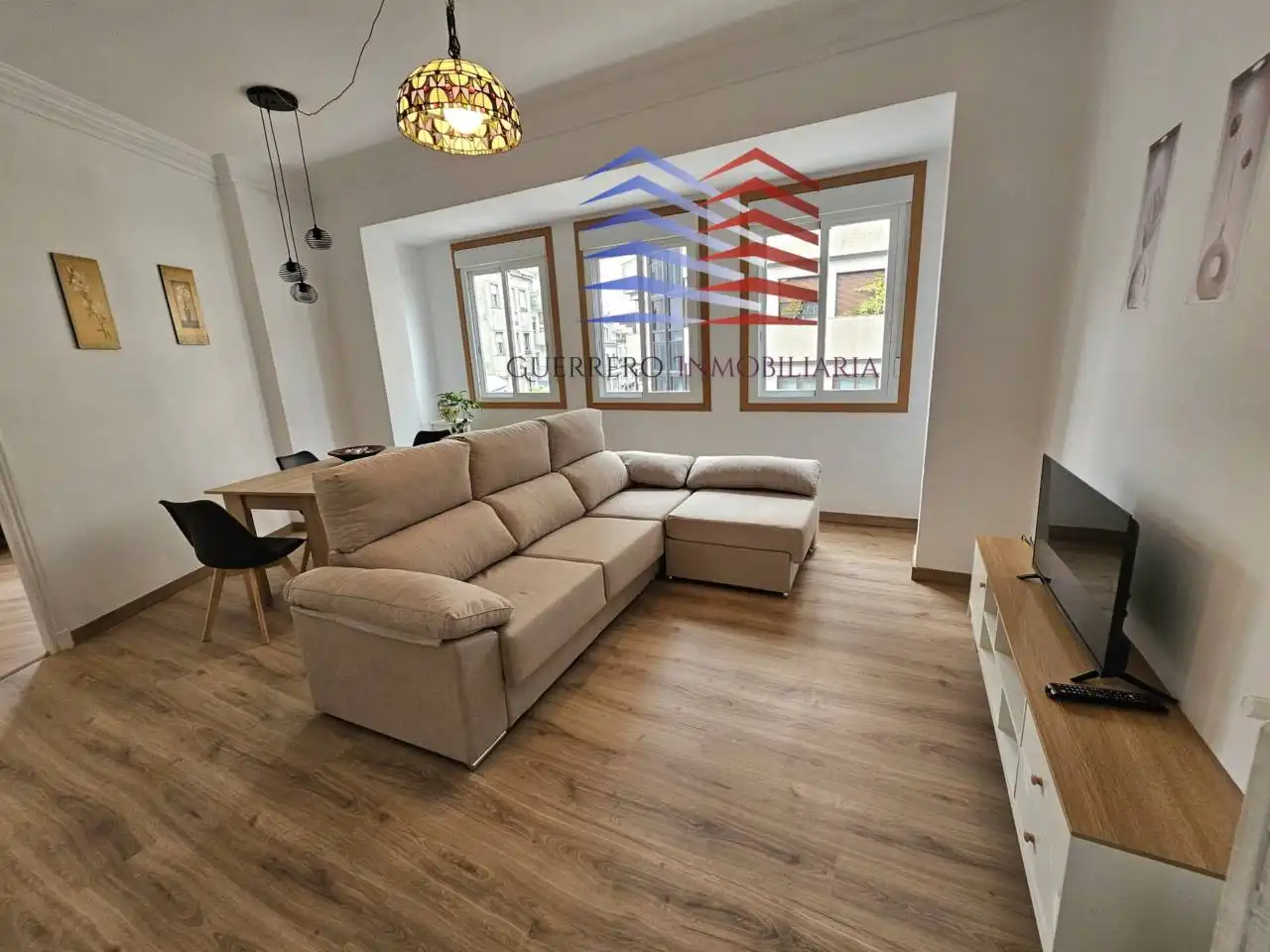 Sala d'estar de Pis de lloguer en Ourense Capital  amb Calefacció i Moblat