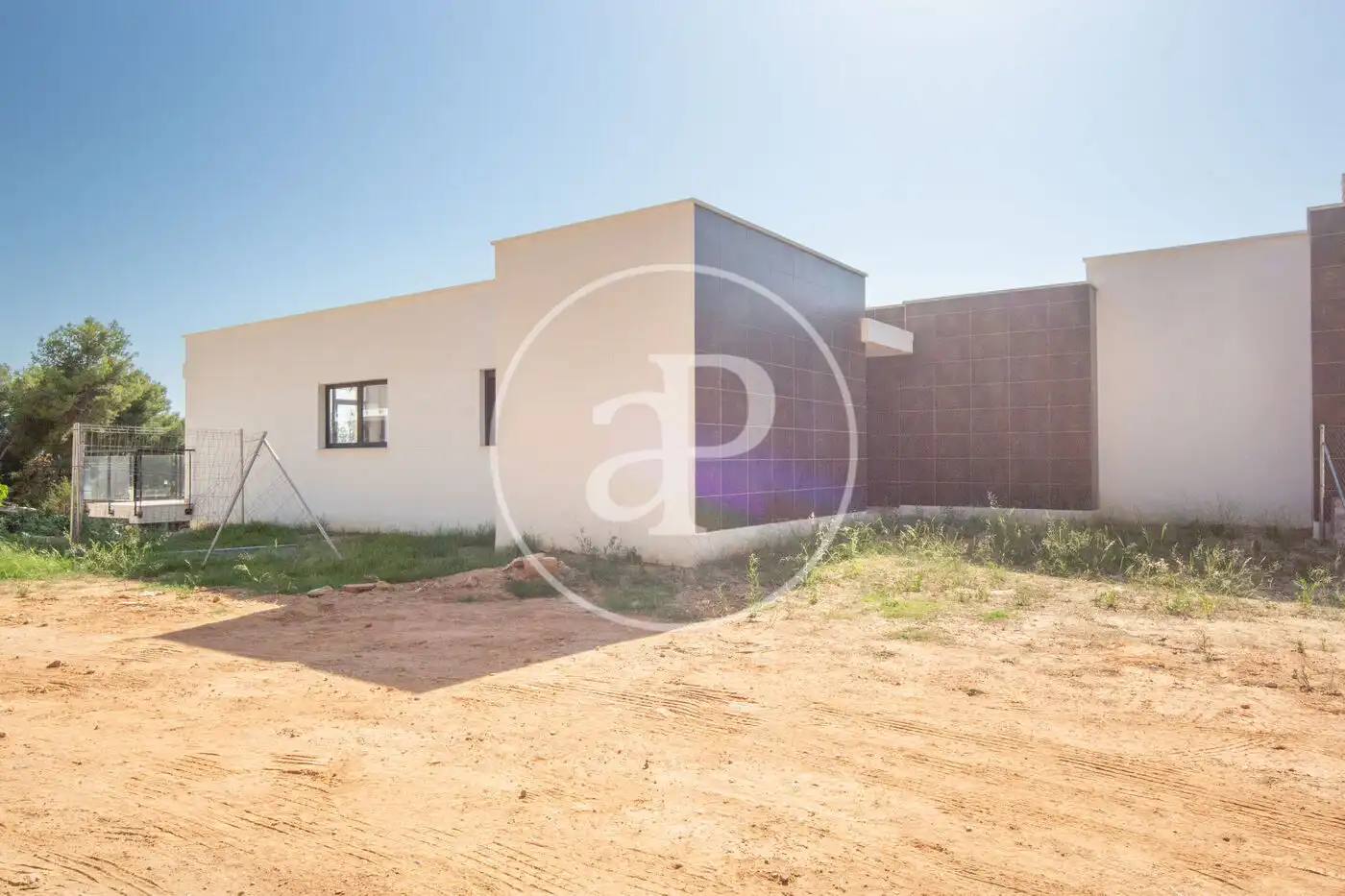 Casa adosada en venta en Chiva con Aire acondicionado, Calefacción y Jardín privado