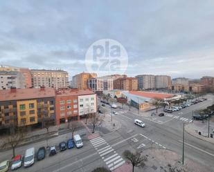 Vista exterior de Pis de lloguer en Burgos Capital amb Calefacció, Terrassa i Traster