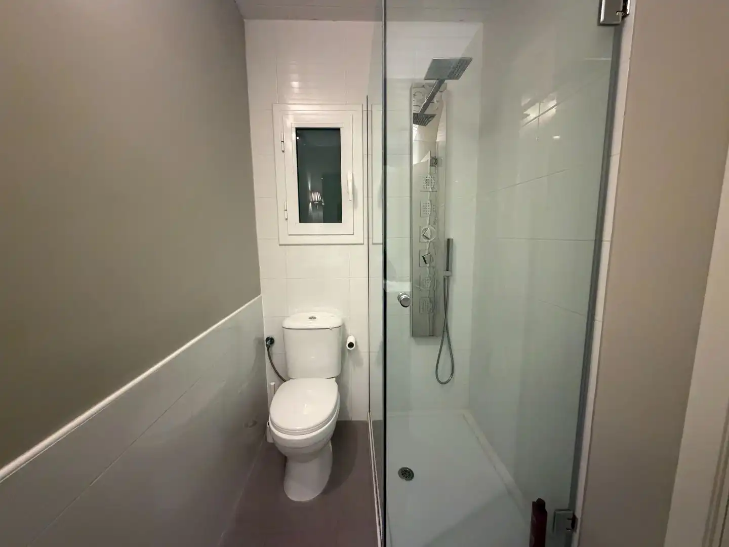 Bathroom of Flat for rent in Puigcerdà, Girona