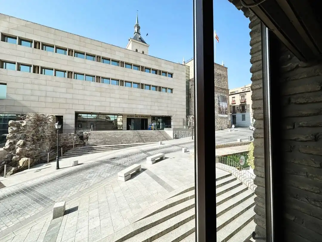 Außenansicht von Wohnung zur Miete in Toledo mit Klimaanlage, Heizung und Terrasse