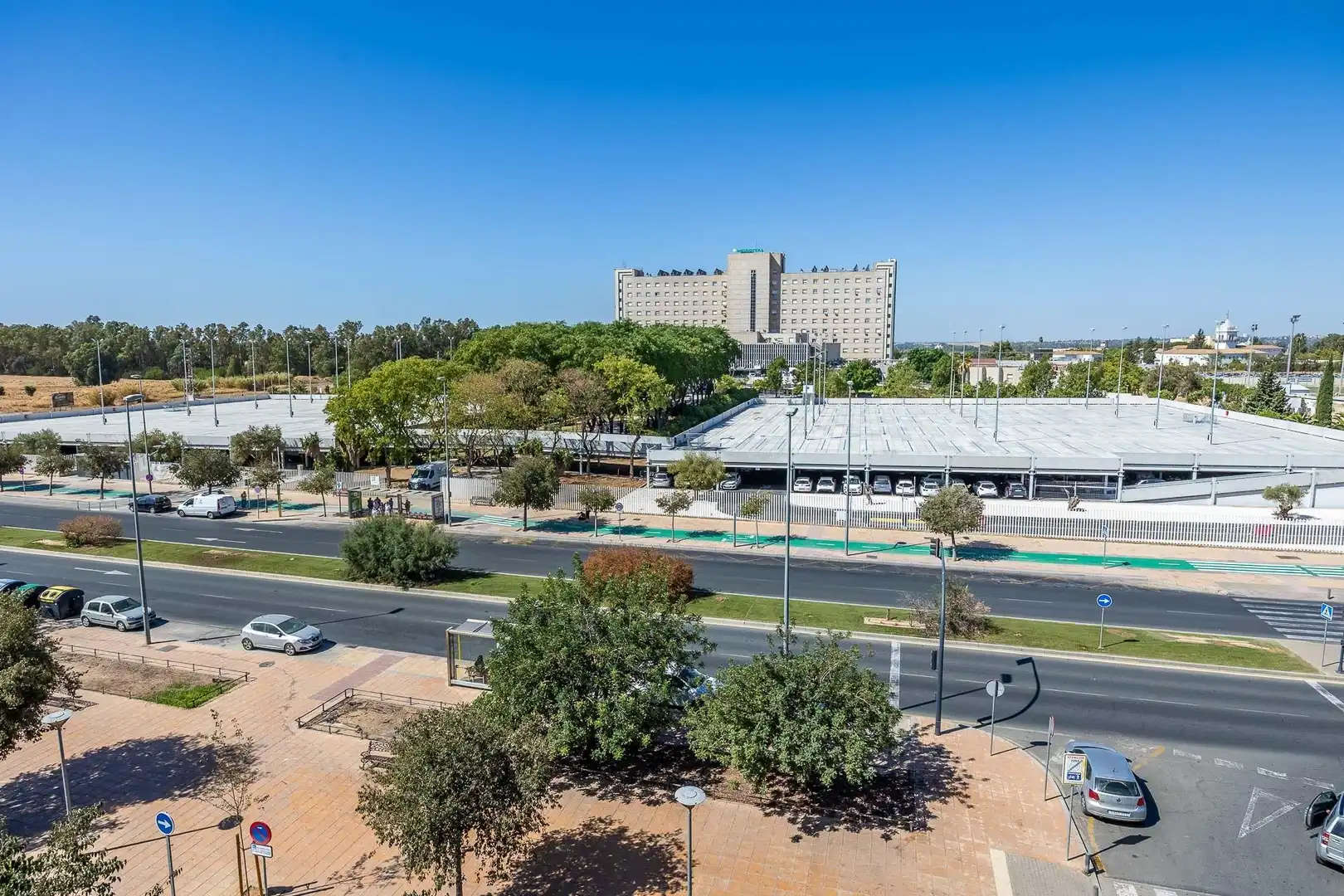 Vista exterior de Pis en venda en Sevilla amb Aire condicionat, Terrassa i Moblat