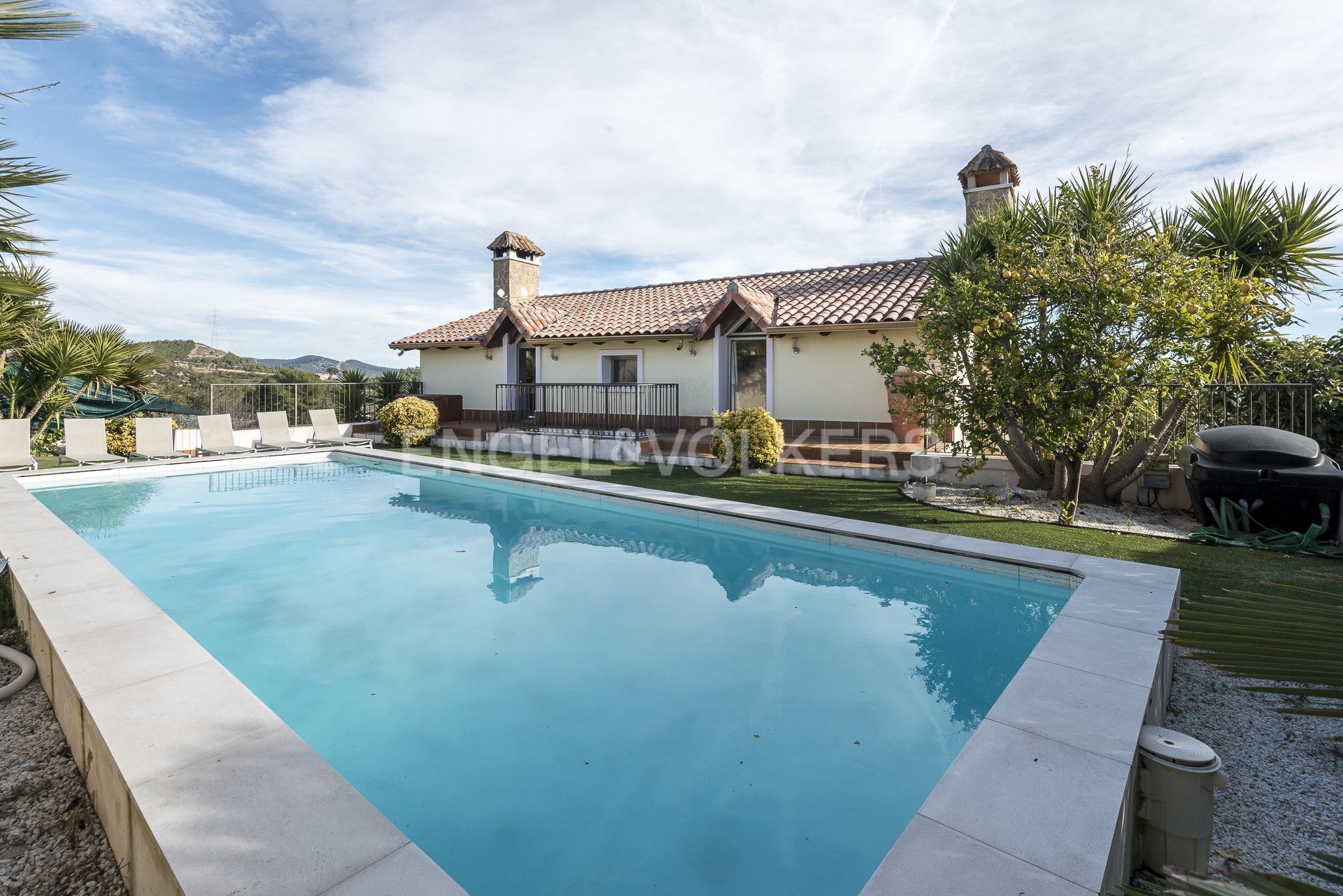 Piscina de Casa o xalet de lloguer en Olivella amb Aire condicionat, Calefacció i Jardí privat