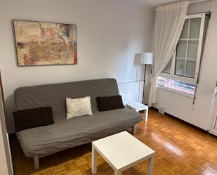 Sala d'estar de Apartament de lloguer en Gijón  amb Terrassa