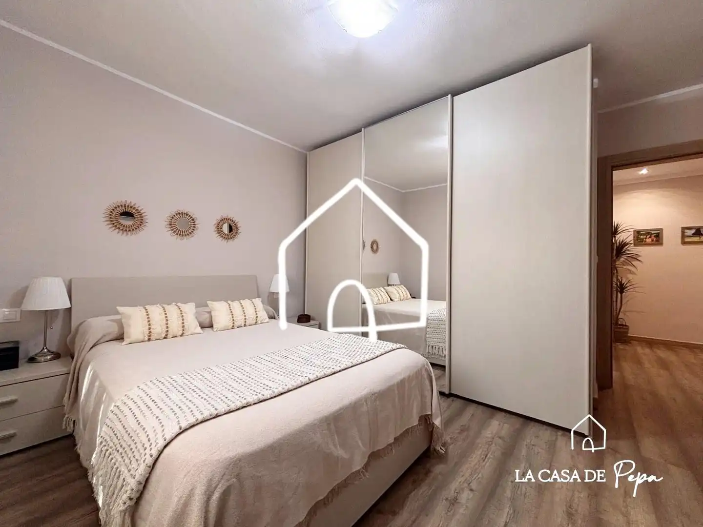Schlafzimmer von Dachboden zum Verkauf in Viladecans mit Klimaanlage, Heizung und Parkett