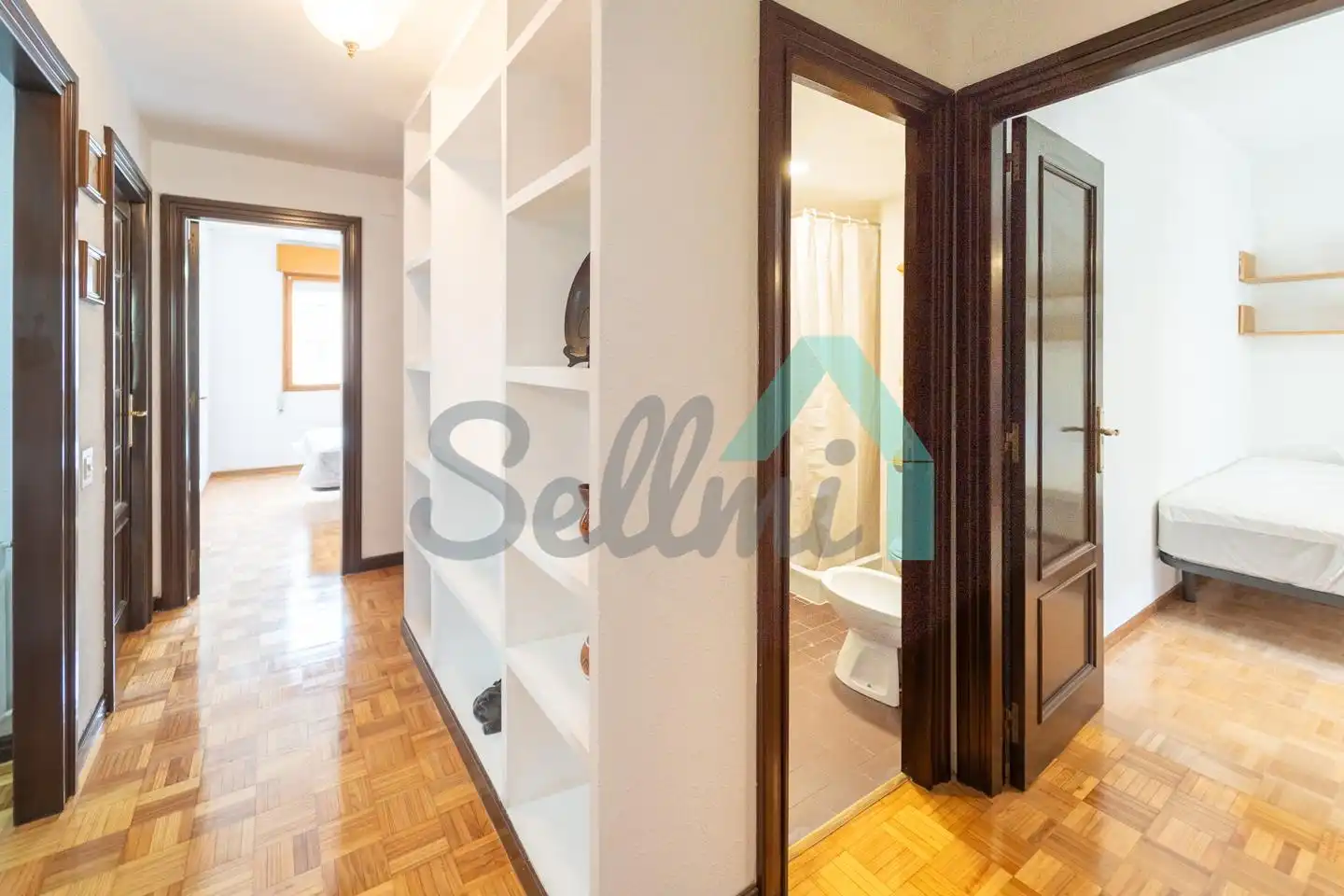 Flat for share in Oviedo   with Heating, Parquet flooring and Furnished