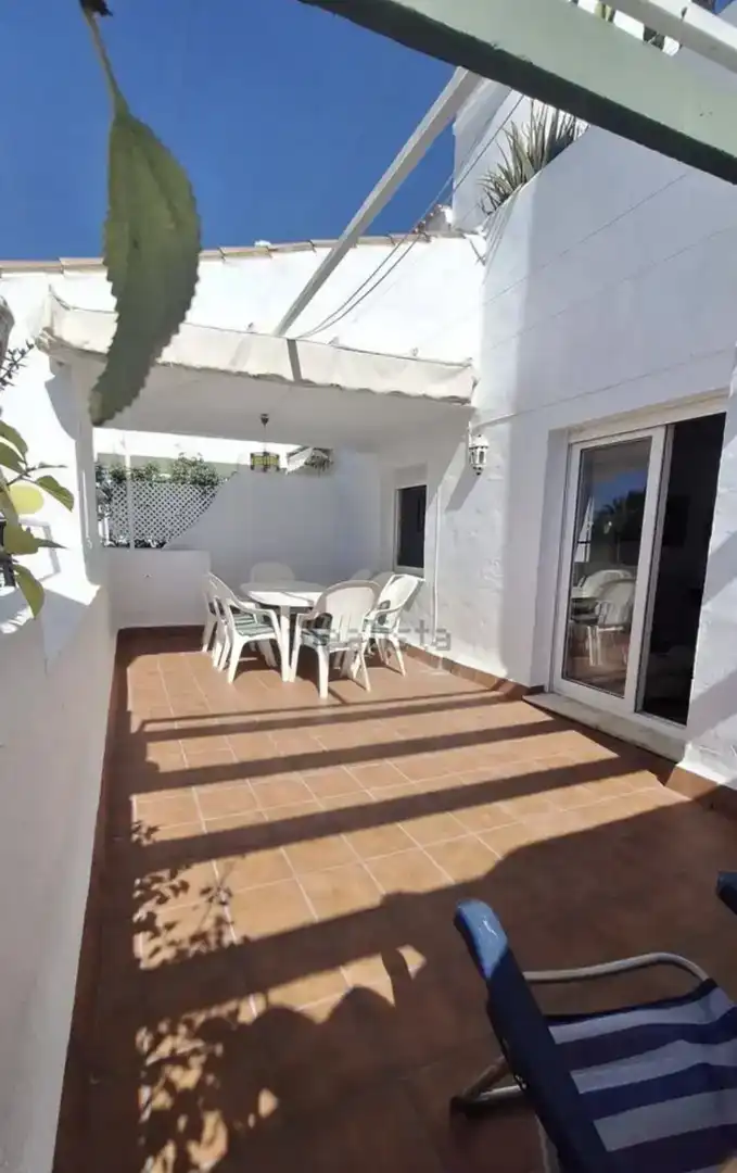Terrassa de Pis en venda en Zahara de los Atunes amb Aire condicionat, Piscina i Balcó