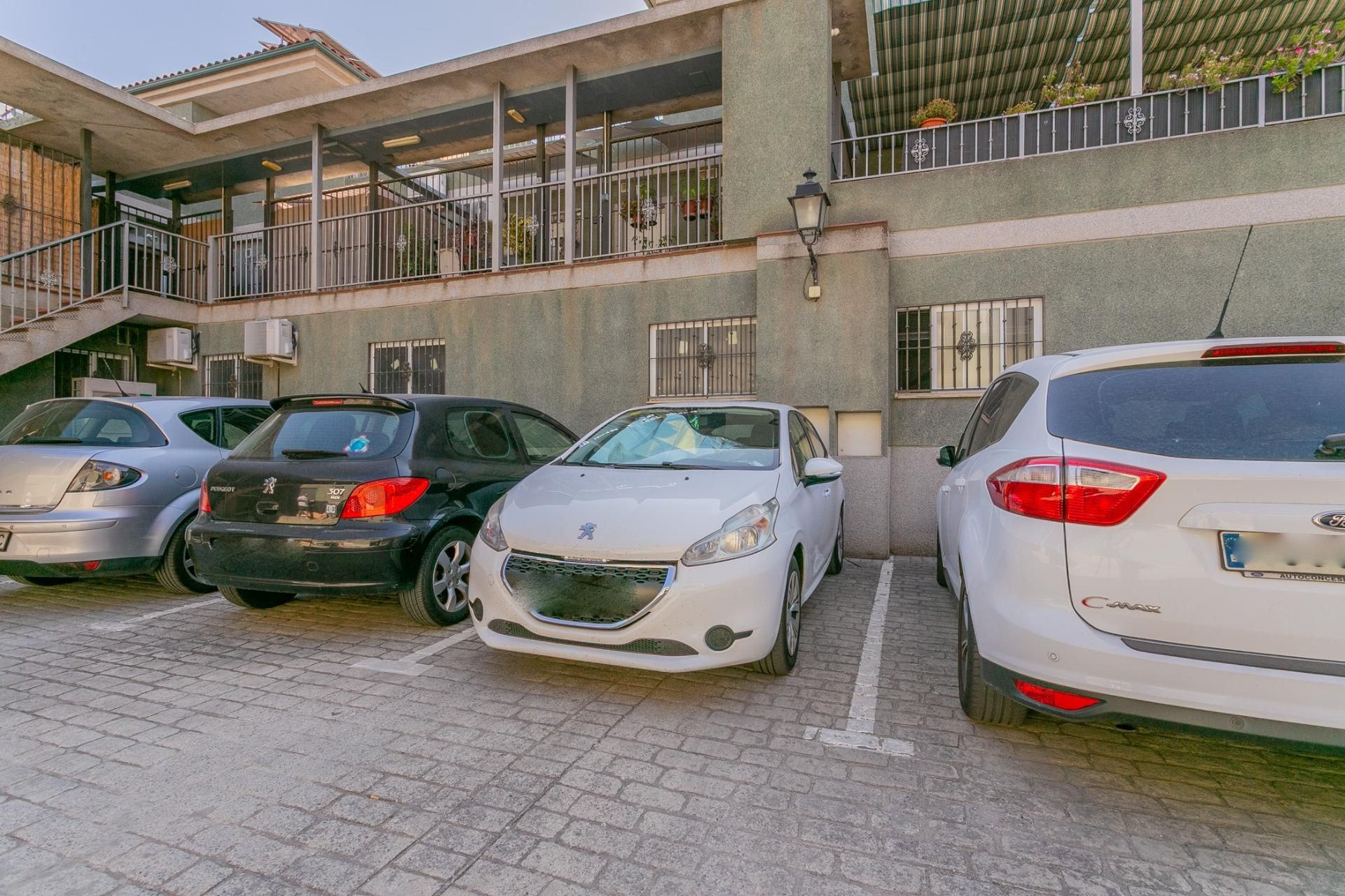Aparcament de Dúplex en venda en Vegas del Genil amb Aire condicionat i Terrassa