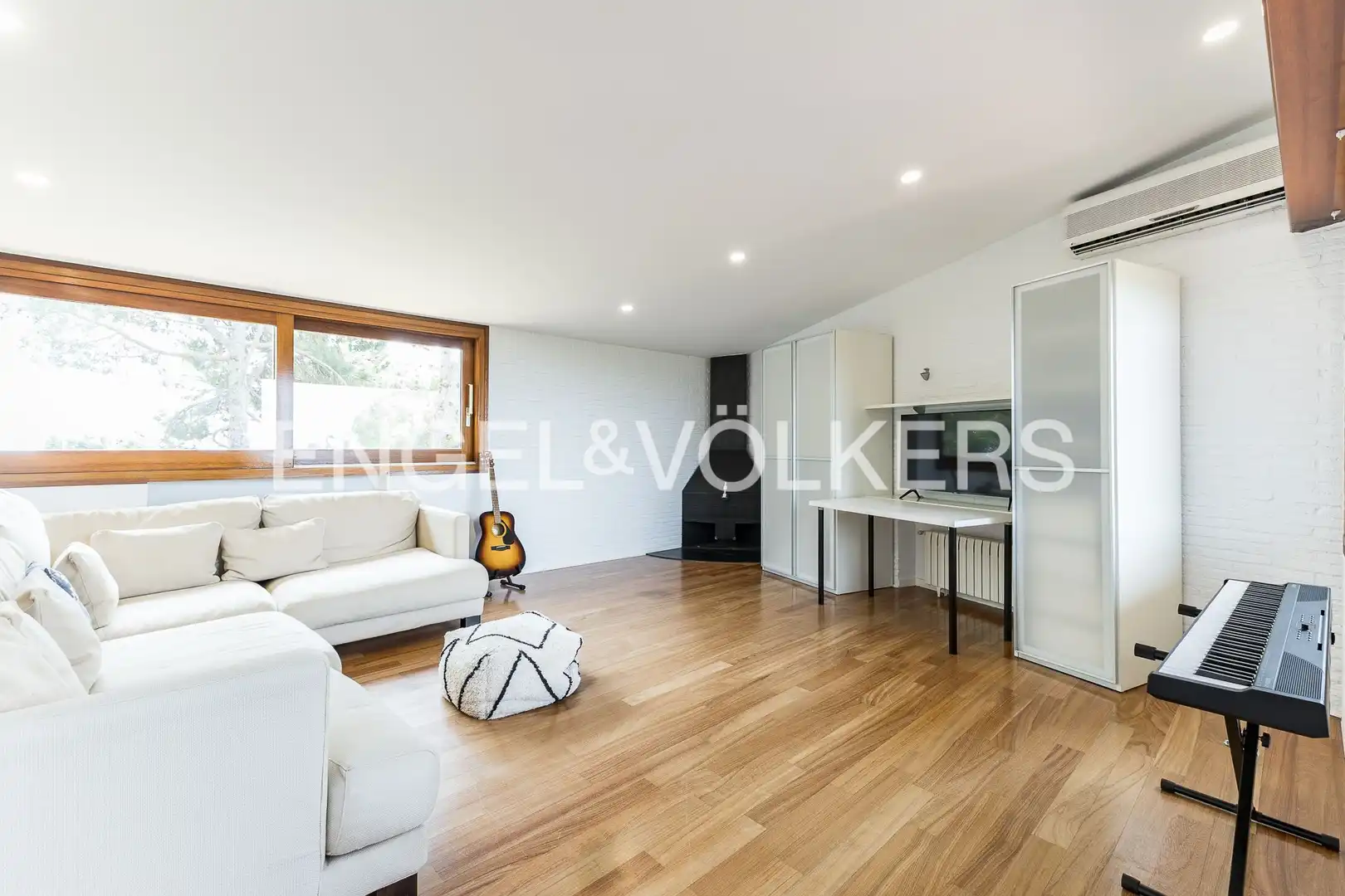 Sala de estar de Casa o chalet en venta en Barcelona con Aire acondicionado, Calefacción y Jardín privado