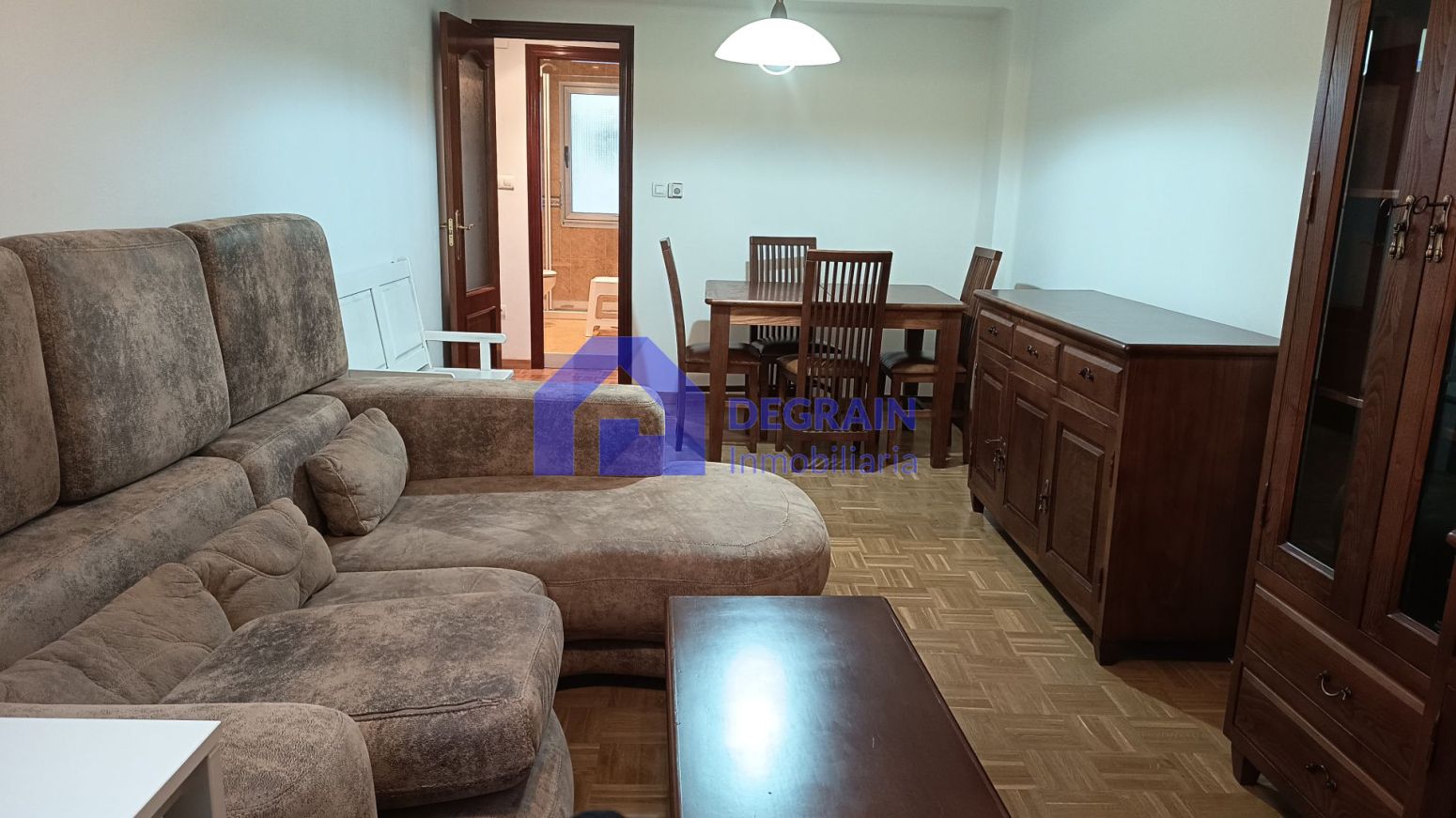 Living room of Flat for sale in Oviedo   with Heating, Parquet flooring and Storage room