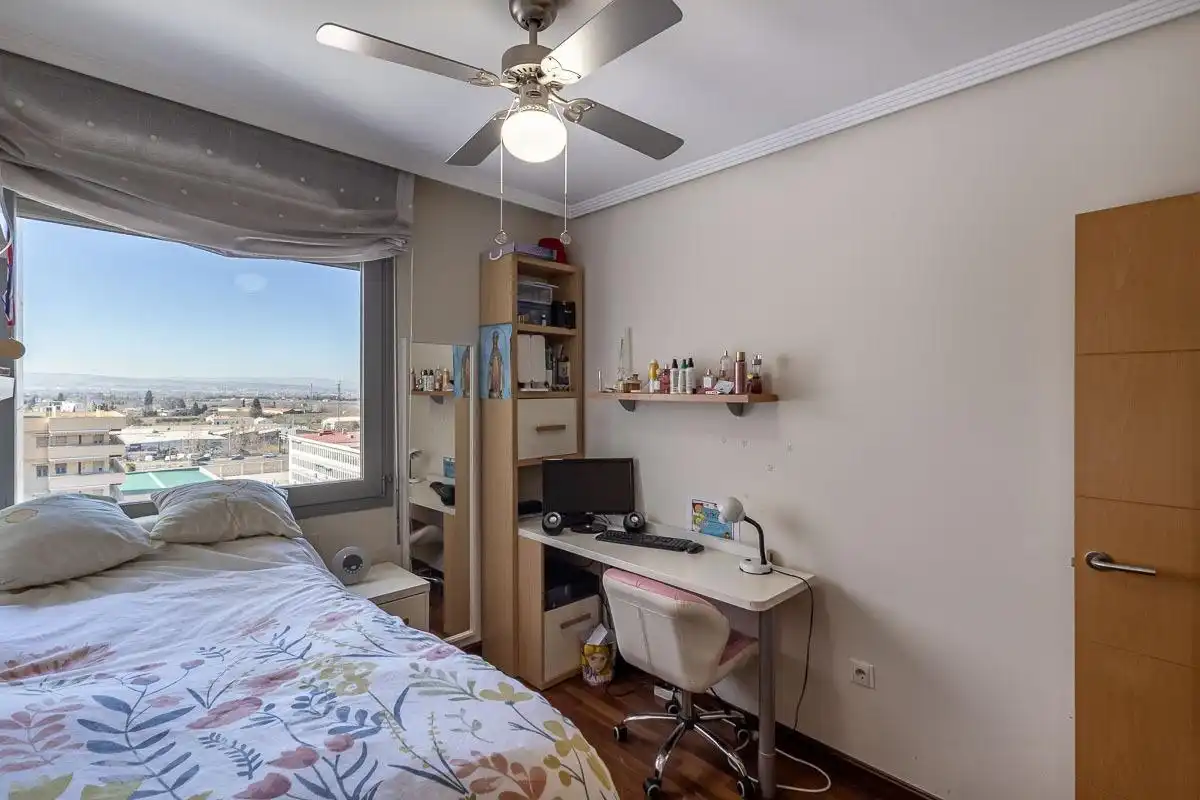 Habitación de Piso en venta en Granada con Aire acondicionado y Calefacción