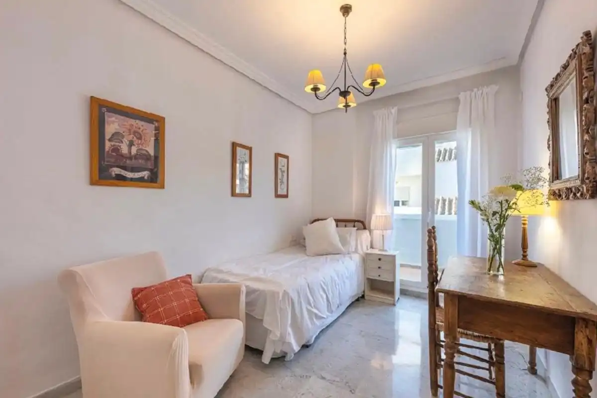 Schlafzimmer von Wohnung zum Verkauf in Marbella mit Klimaanlage, Heizung und Schwimmbad