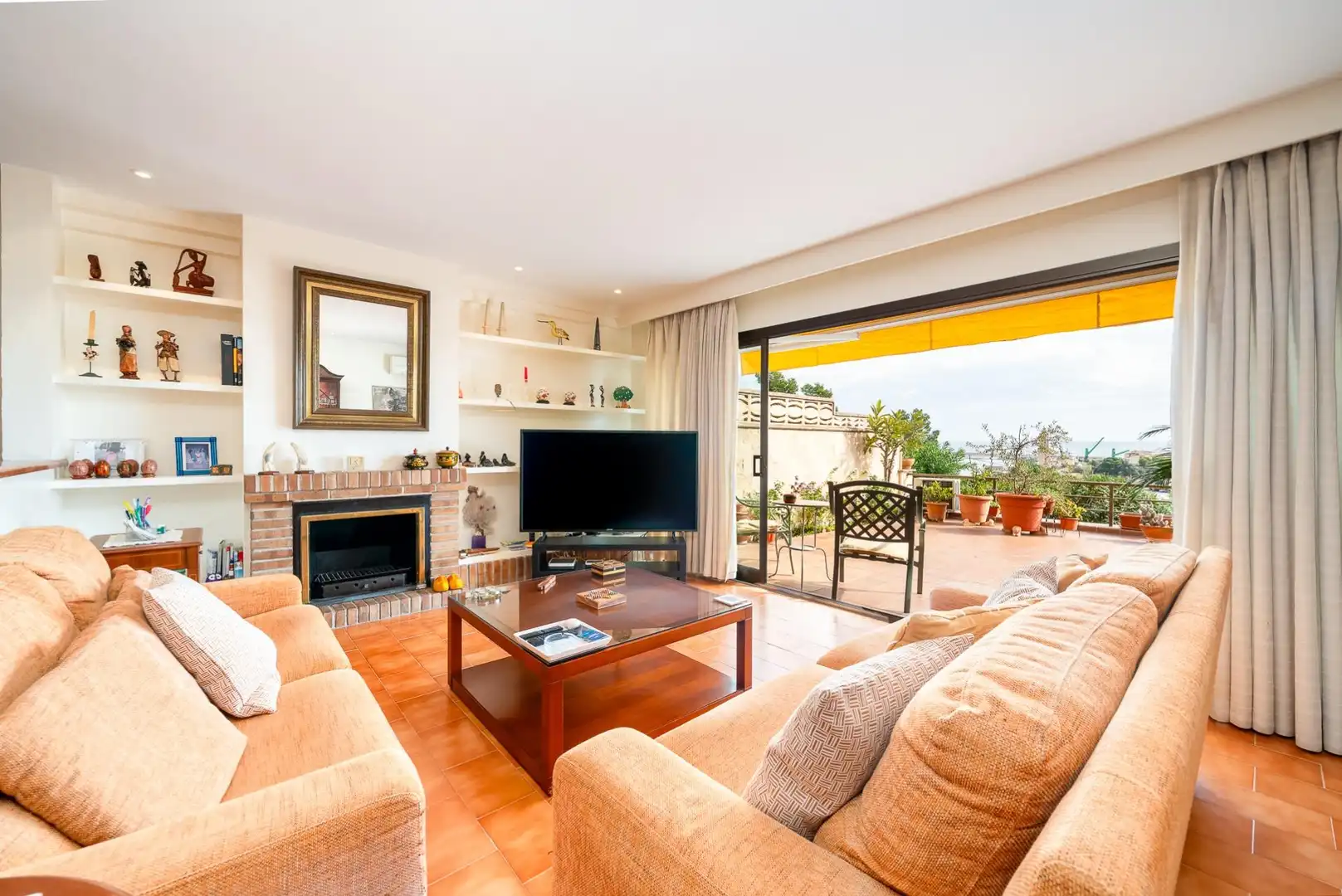 Sala d'estar de Casa o xalet en venda en  Palma de Mallorca amb Jardí privat, Terrassa i Balcó