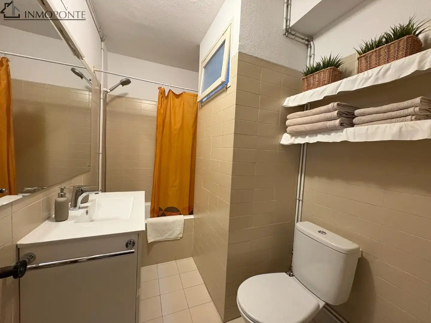 Bathroom of Flat for rent in Pontevedra Capital 