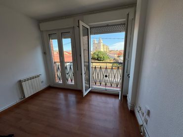 Flat with balcony for sale in Calle Calle Trinquete 2