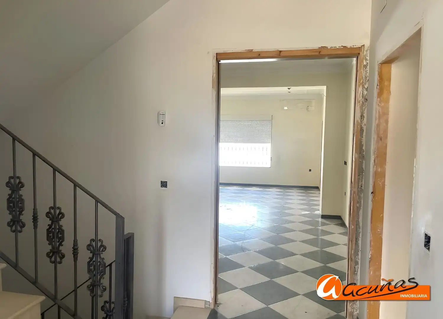 Casa adosada en venta en Gilena con Terraza y Trastero