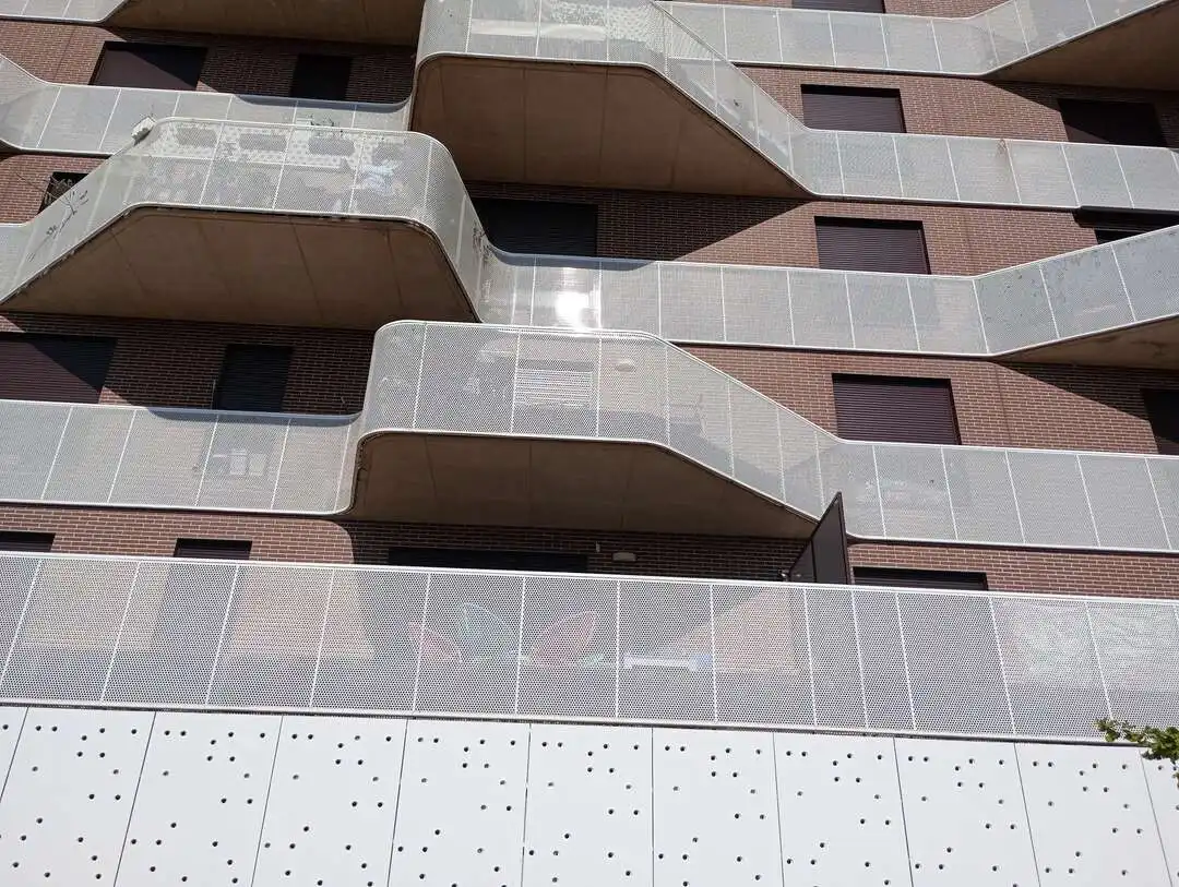 Vista exterior de Pis en venda en Vitoria - Gasteiz amb Calefacció, Parquet i Terrassa