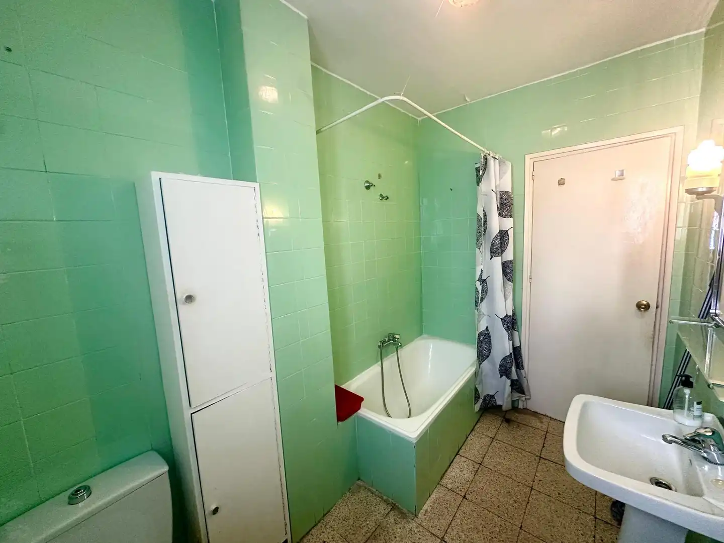 Bany de Apartament en venda en Alicante / Alacant amb Terrassa, Moblat i Balcó
