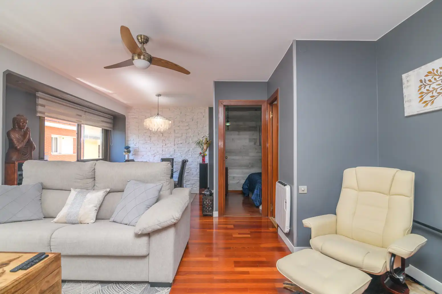 Wohnzimmer von Wohnung zum Verkauf in Barcelona mit Heizung, Parkett und Balkon