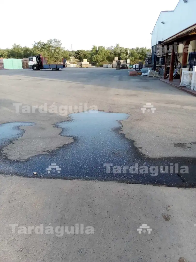 Parkplatz von Fabrikhallen zum Verkauf in Sancti-Spíritus (Salamanca)