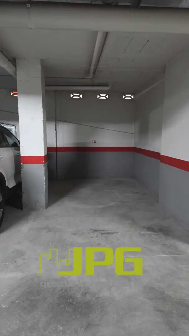 Parking of Garage for rent in Centro  