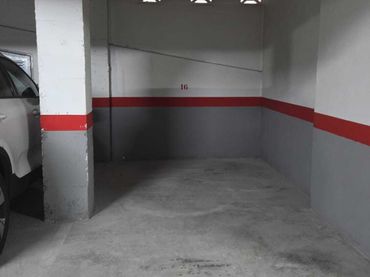 Einzelparkplatz zur Miete in Calle María Zambrano 11