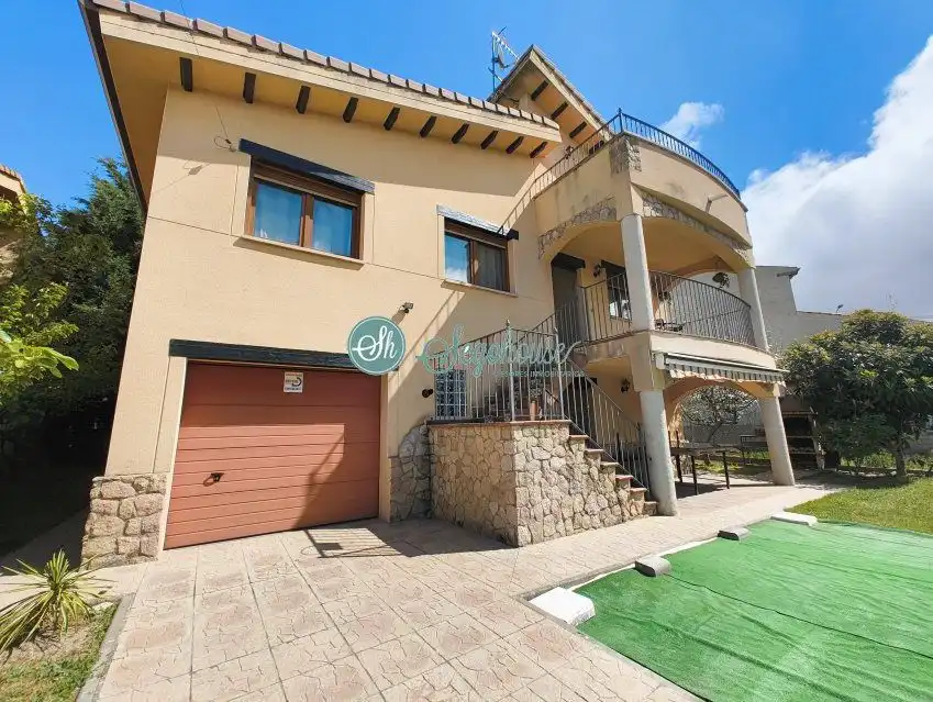 Vista exterior de Casa o chalet en venta en San Cristóbal de Segovia con Calefacción, Jardín privado y Terraza