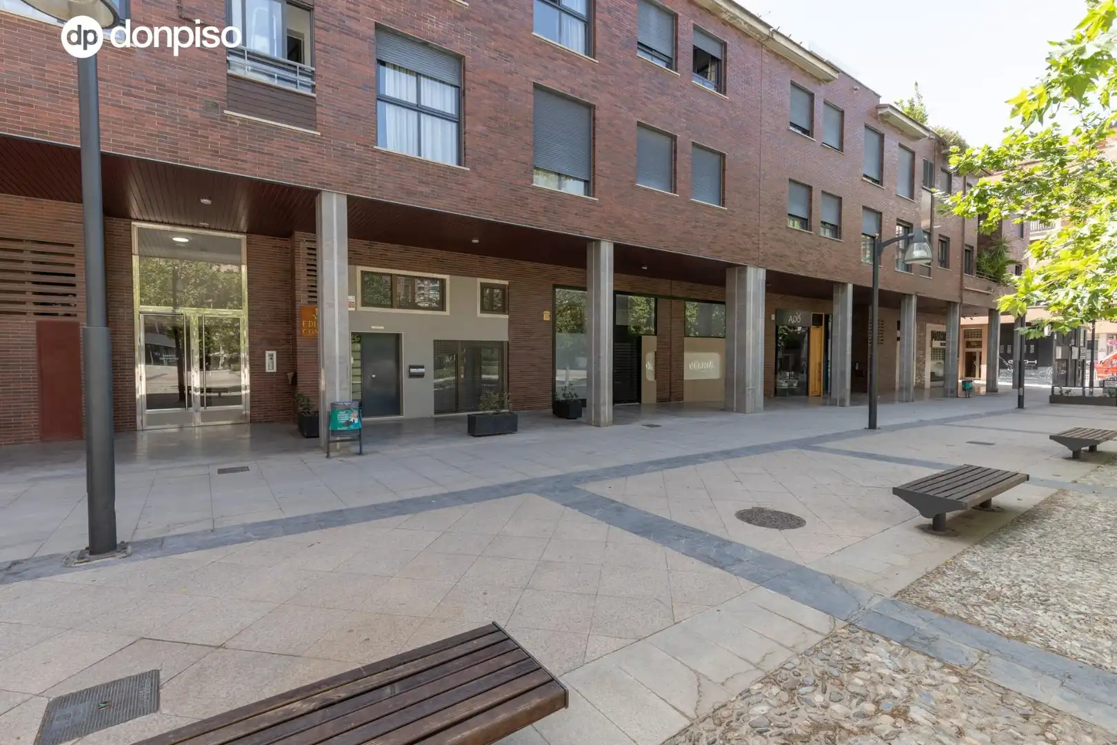 Vista exterior de Dúplex en venda en Granada amb Aire condicionat, Calefacció i Traster