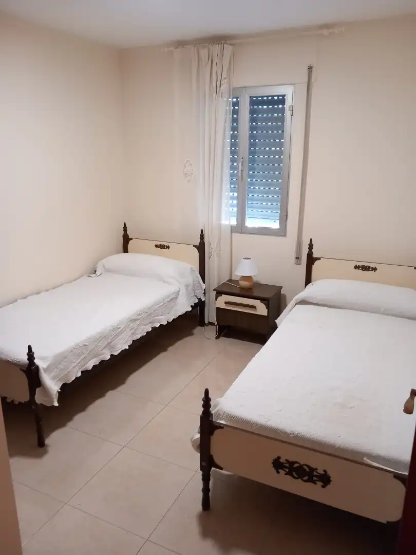 Habitación de Piso de alquiler en La Línea de la Concepción con Amueblado, Horno y Lavadora