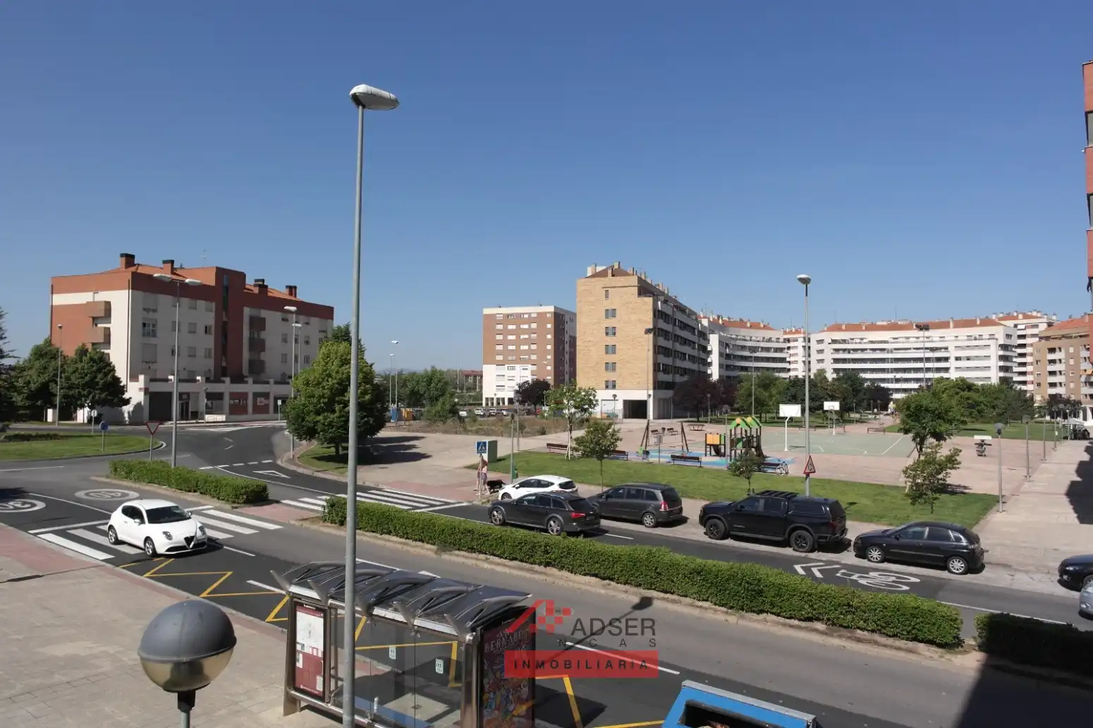 Vista exterior de Oficina de alquiler en  Logroño con Aire acondicionado, Calefacción y Trastero