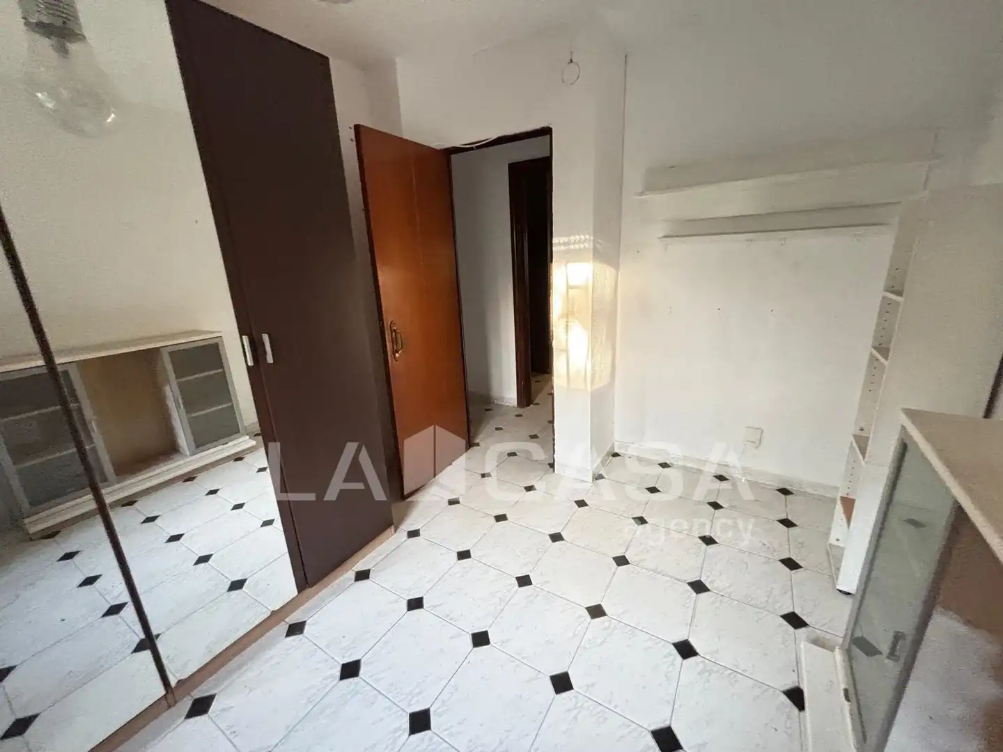 Piso en venta en Algeciras con Trastero y Balcón