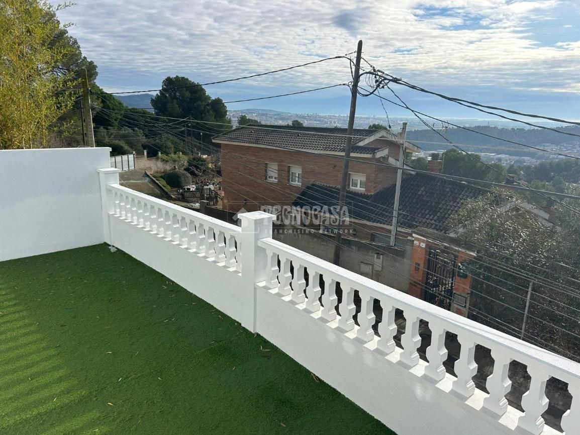 Exterior view of House or chalet for sale in Sant Vicenç Dels Horts  with Private garden