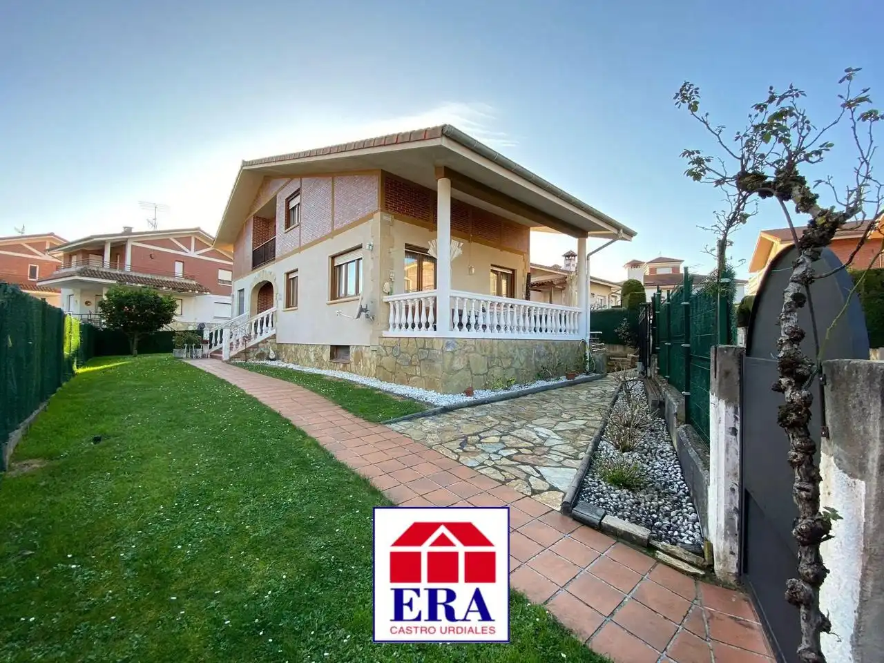 Exterior view of Houses for sale in Castro-Urdiales  with Heating, Private garden and Terrace