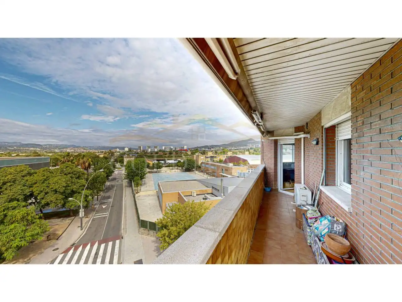 Vista exterior de Dúplex en venta en Sant Joan Despí con Calefacción