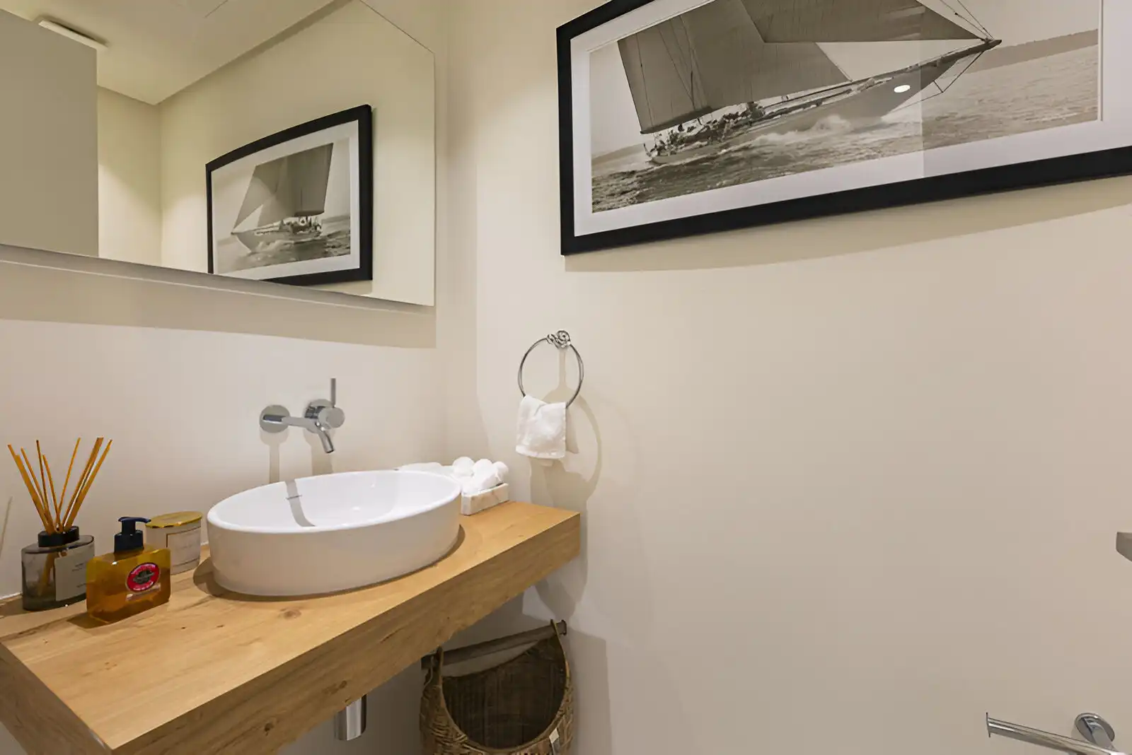 Bathroom of Ground floor for sale in Marbella  with Air Conditioner, Terrace and Storage room