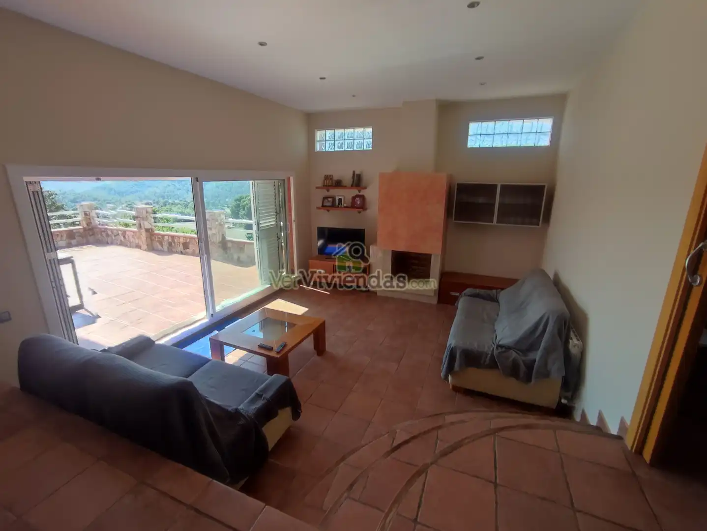 Sala d'estar de Casa o xalet en venda en Vallirana amb Calefacció, Jardí privat i Terrassa