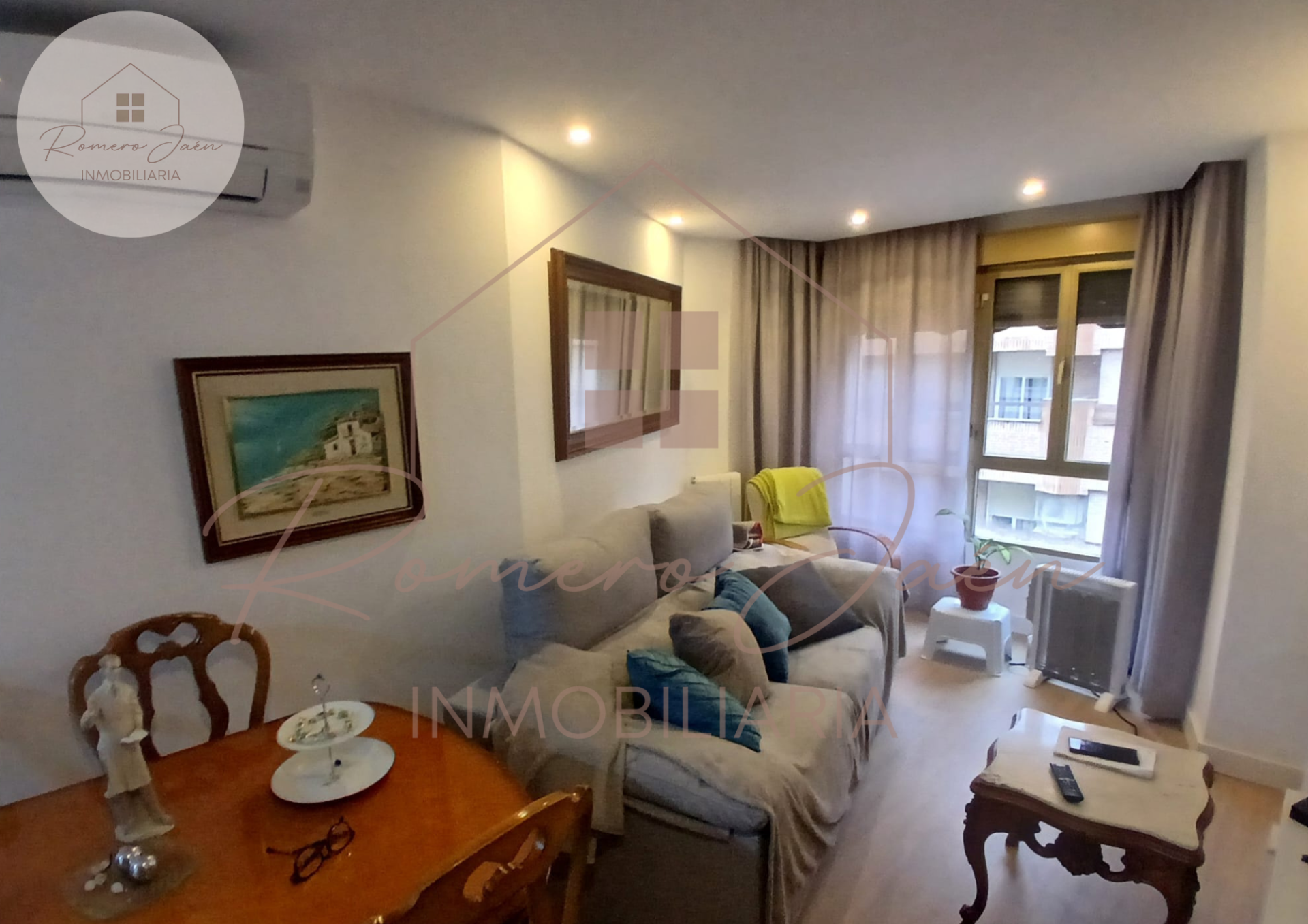 Sala d'estar de Pis en venda en  Jaén Capital amb Aire condicionat i Calefacció