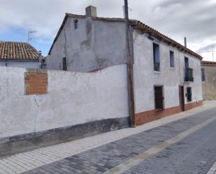 Vista exterior de Casa o xalet en venda en Corcos amb Jardí privat, Parquet i Terrassa