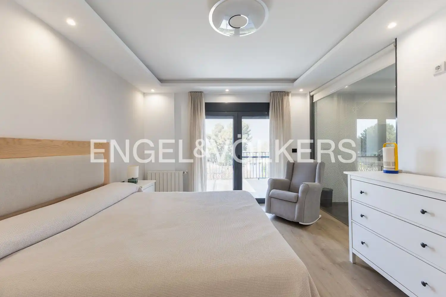 Habitación de Casa o chalet en venta en Torrent con Aire acondicionado, Calefacción y Jardín privado