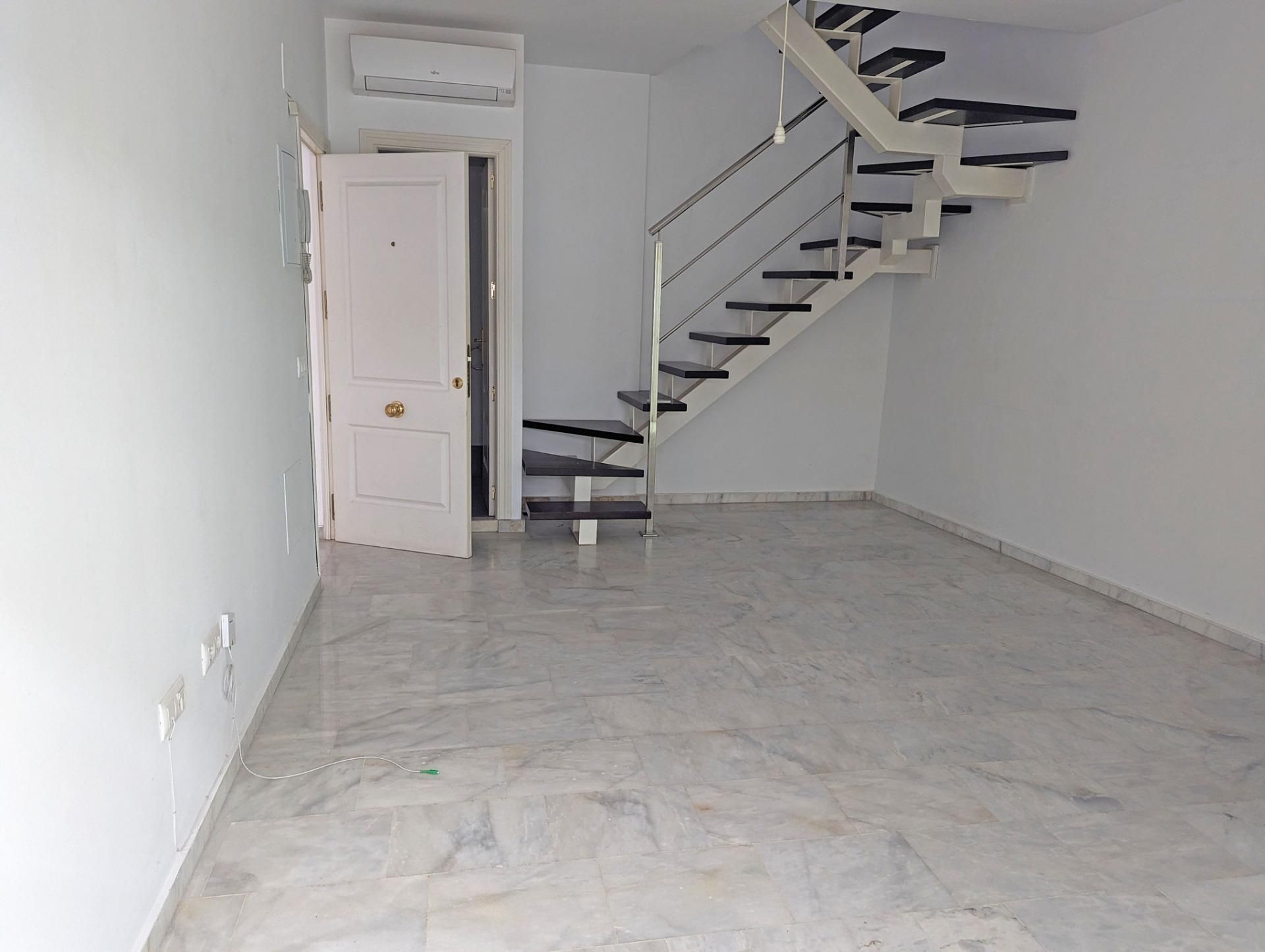 Pis de lloguer en Sanlúcar la Mayor amb Aire condicionat