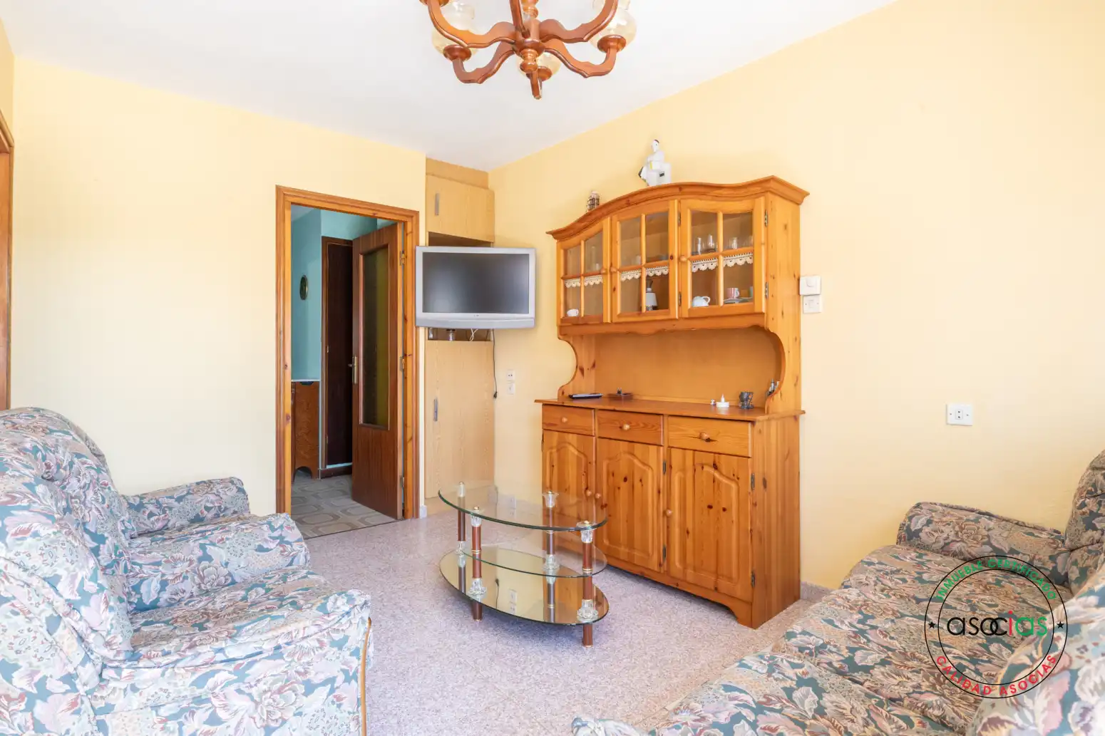 Wohnzimmer von Einfamilien-Reihenhaus zum Verkauf in Proaza mit Heizung und Abstellraum