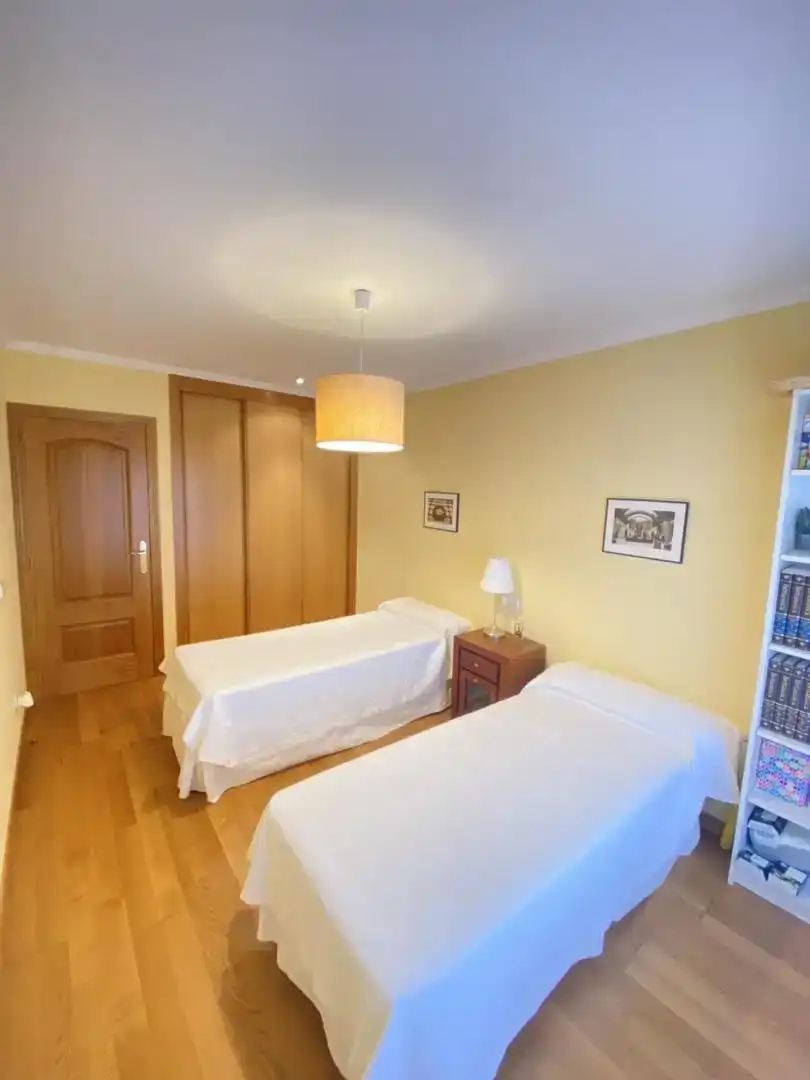 Bedroom of Flat for sale in Sanxenxo  with Balcony