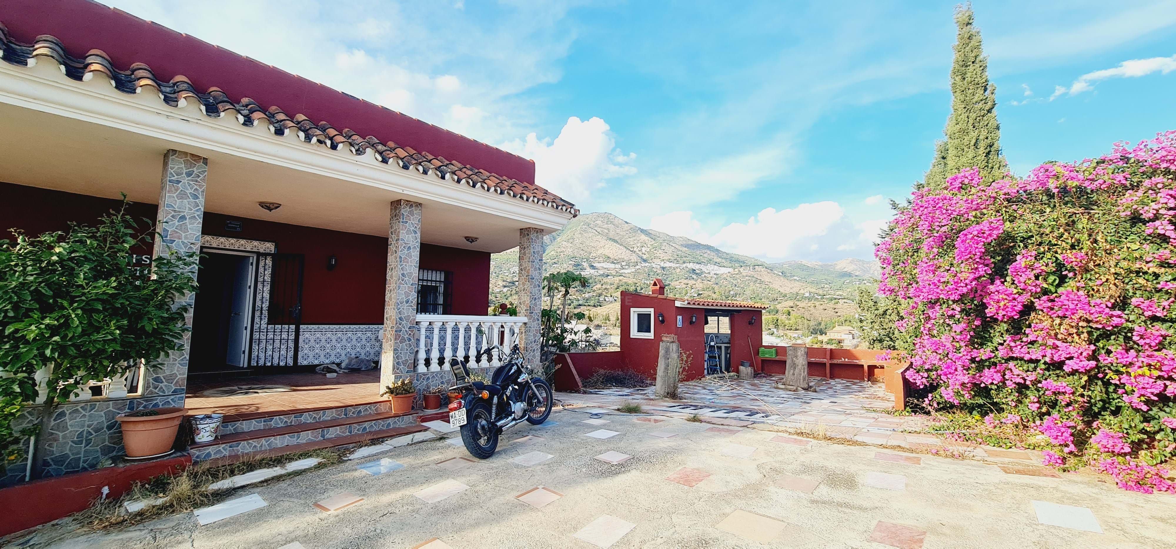 Vista exterior de Finca rústica en venda en Fuengirola amb Aire condicionat, Calefacció i Terrassa