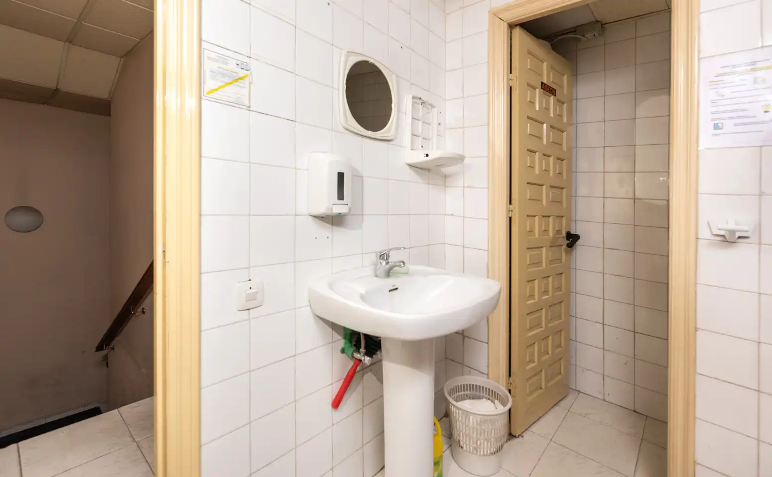 Bathroom of Commercial properties for rent in Oviedo 