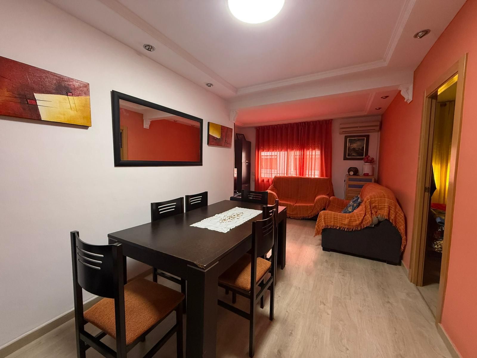 Sala d'estar de Pis en venda en Cornellà de Llobregat amb Calefacció i Terrassa