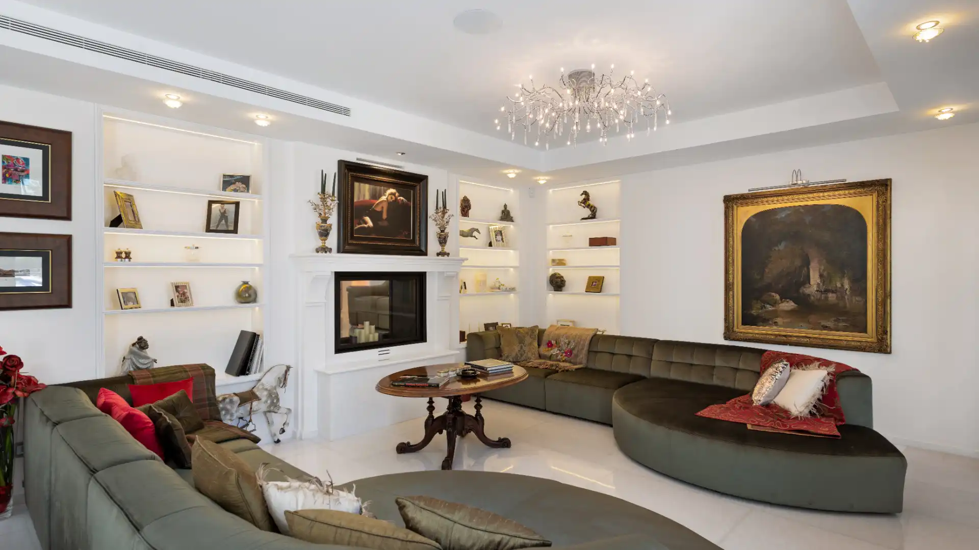 Sala de estar de Casa o chalet en venta en Marbella con Aire acondicionado, Jardín privado y Terraza